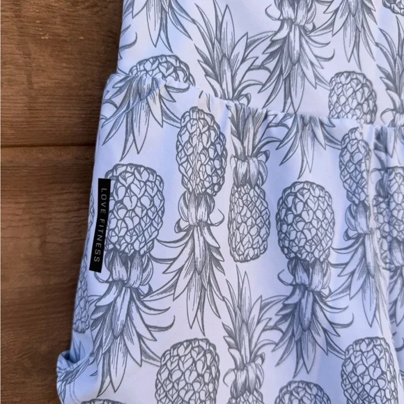 Women’s Love Fitness Pineapple Runners athletic shorts in white and gra - Picture 8 of 12